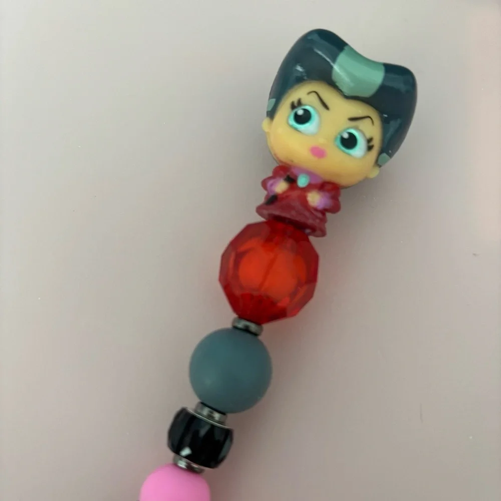 Disney Doorables: Cinderella: Lady Tremaine classic handmade beaded pen